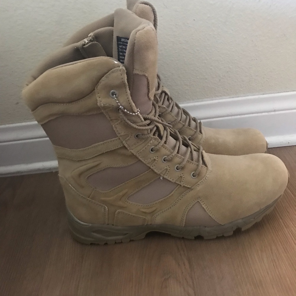 Men’s MQC tactical boots.